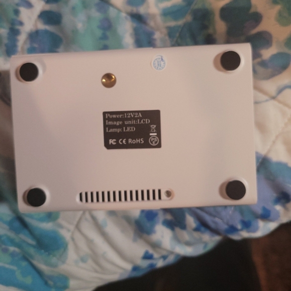 LED Projector - Picture 6 of 11